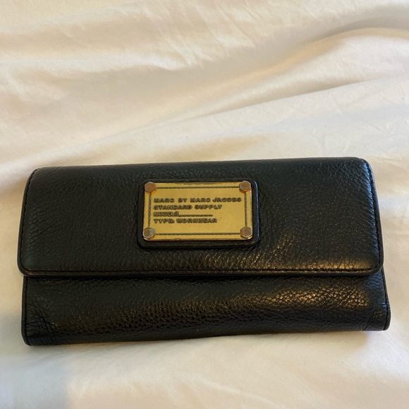 Marc Jacobs Tri Fold Wallet - Picture 1 of 5